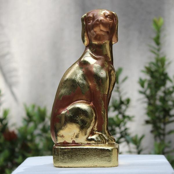 Estatuilla Marron de Perro con lamina de oro