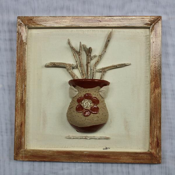 Cuadro en relieve con elementos paraguayos - maceta