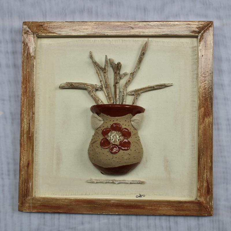 Cuadro en relieve con elementos paraguayos - maceta