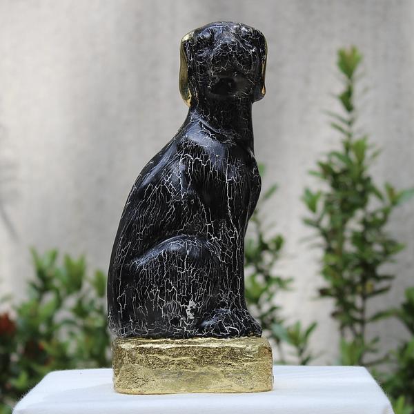 Estatuilla Perro Orejas de Oro